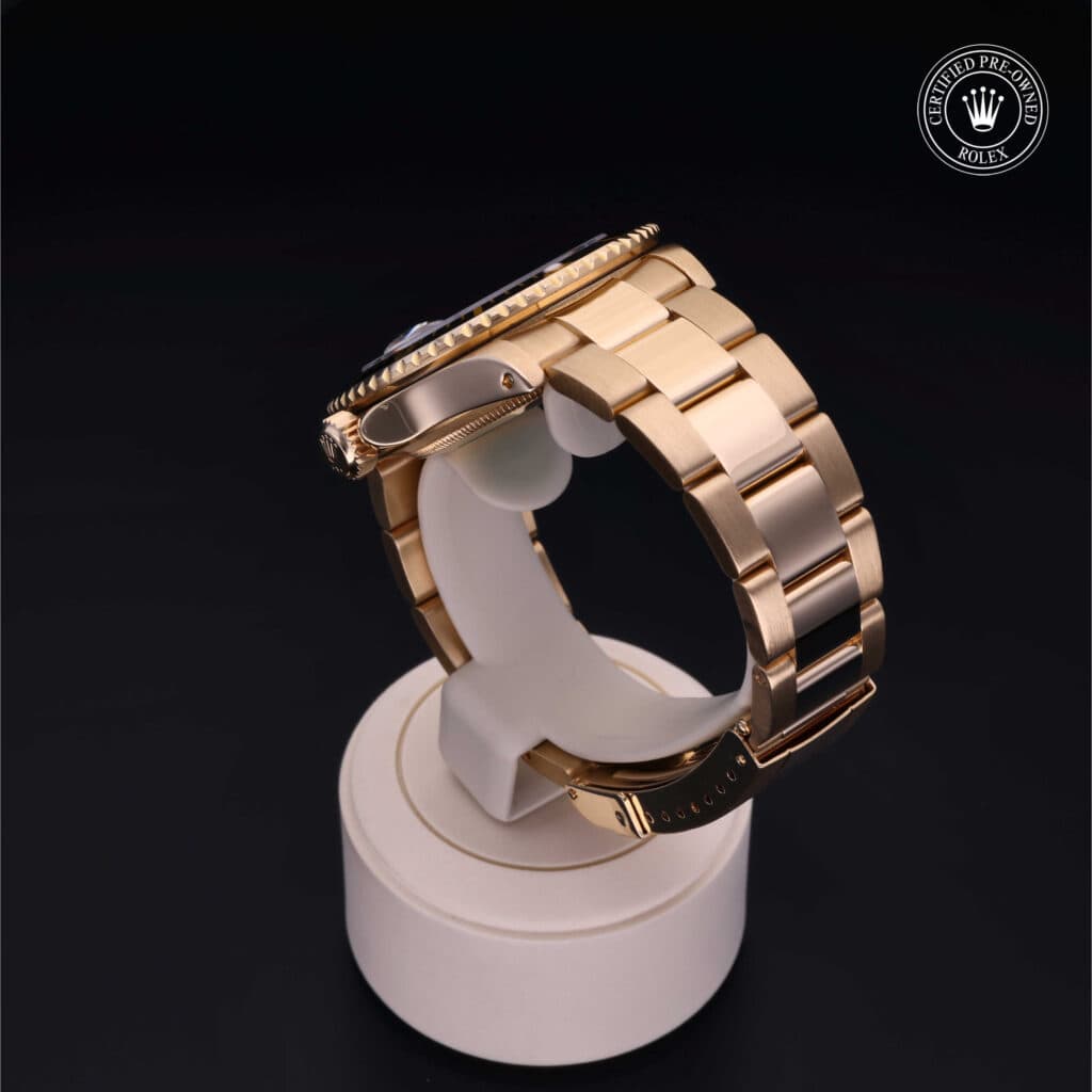 Oyster Perpetual Submariner Date - image 4