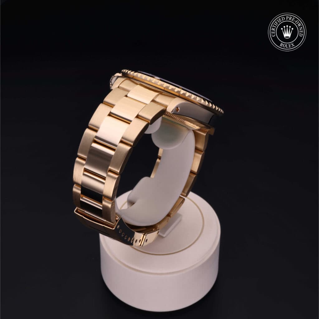 Oyster Perpetual Submariner Date - image 5