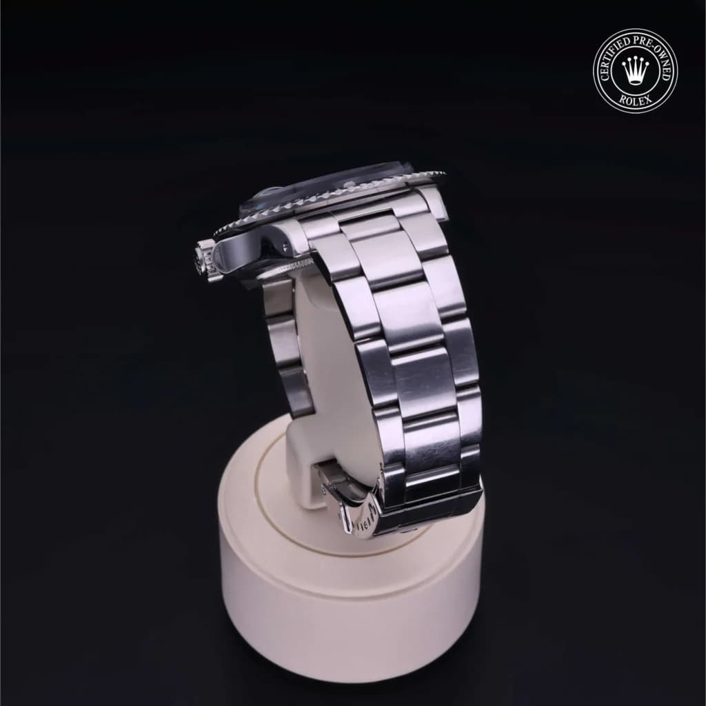 Oyster Perpetual Submariner - image 4