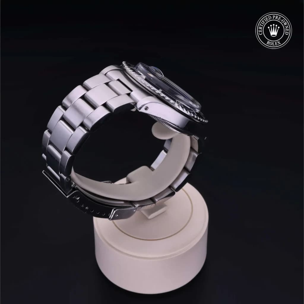 Oyster Perpetual Submariner - image 5