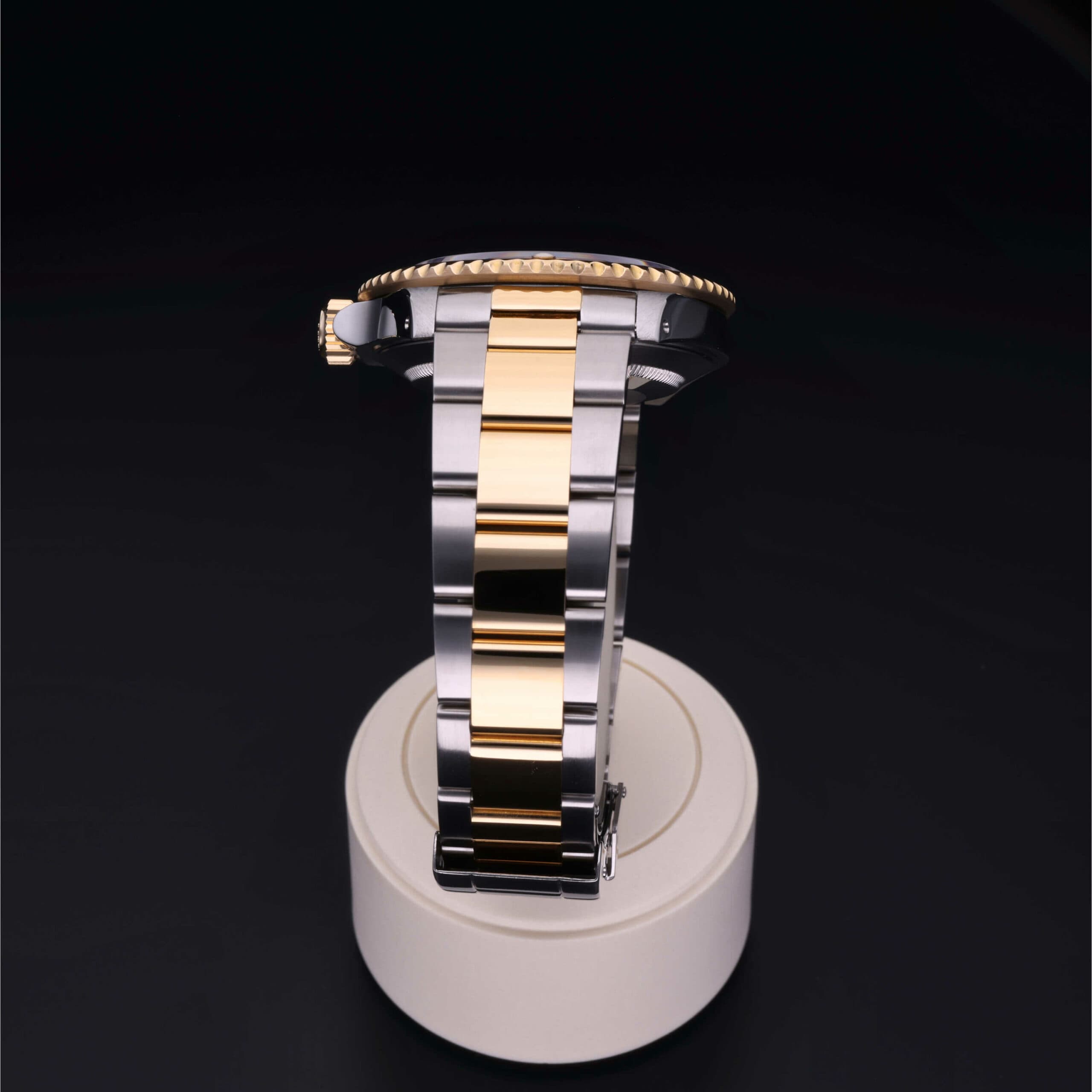 Oyster Perpetual Submariner Date - image 4
